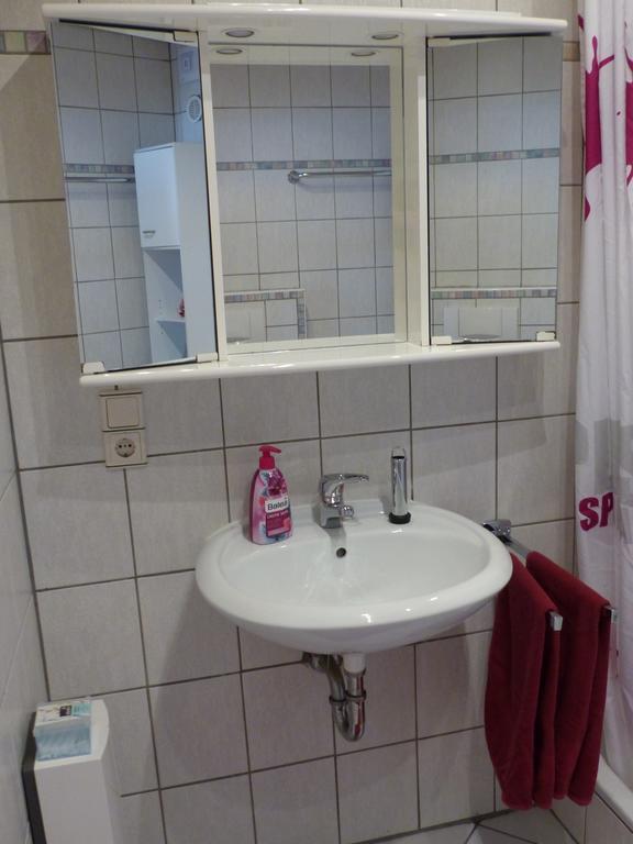 Anja'S Ferienwohnung Alken Ngoại thất bức ảnh
